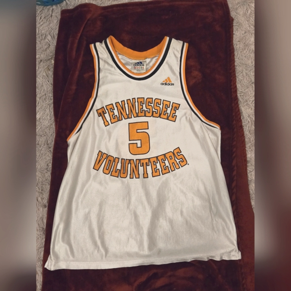 **VINTAGE** NCAA Adidas Tennessee Volunteers Men's Basketball Jersey (Medium)